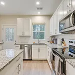 Family-Friendly Home About 5 Mi To Unc Charlotte!