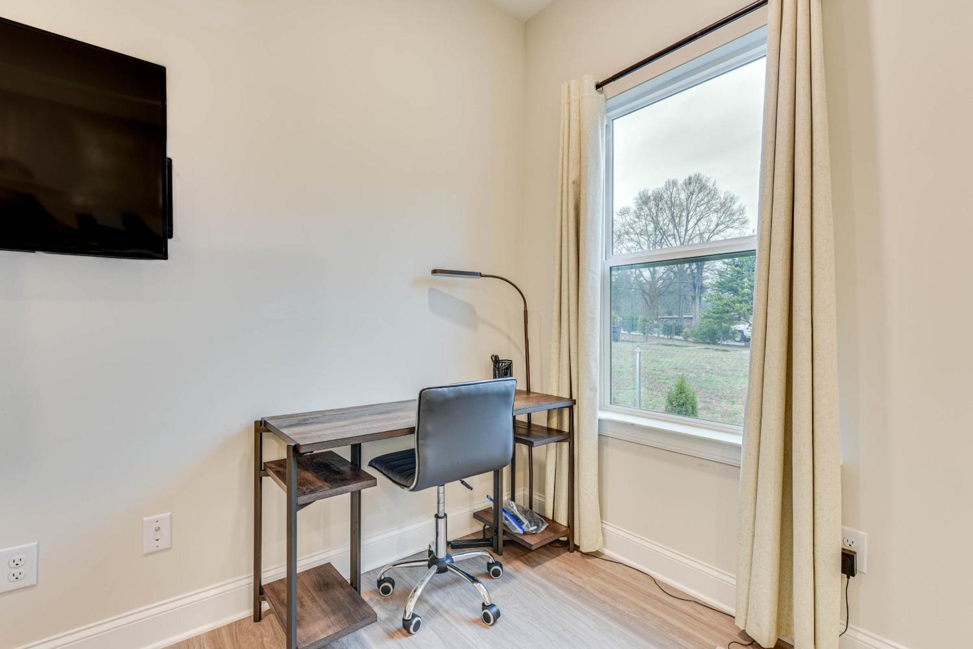 Family-friendly About 5 Mi To Unc Charlotte! Holiday home Charlotte