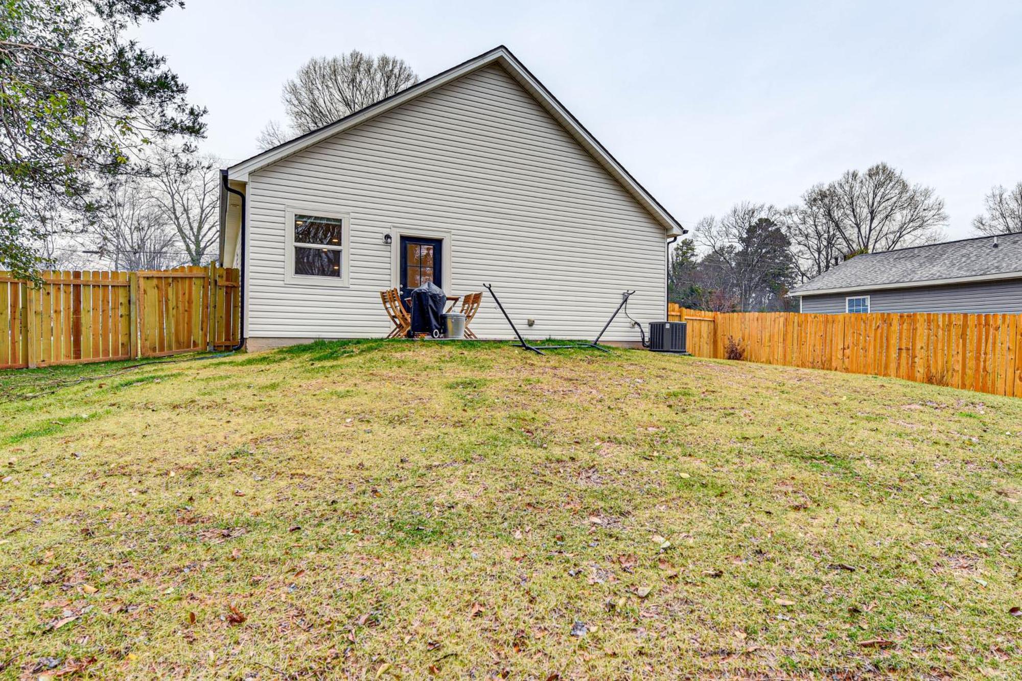 Family-friendly About 5 Mi To Unc Charlotte! Holiday home *